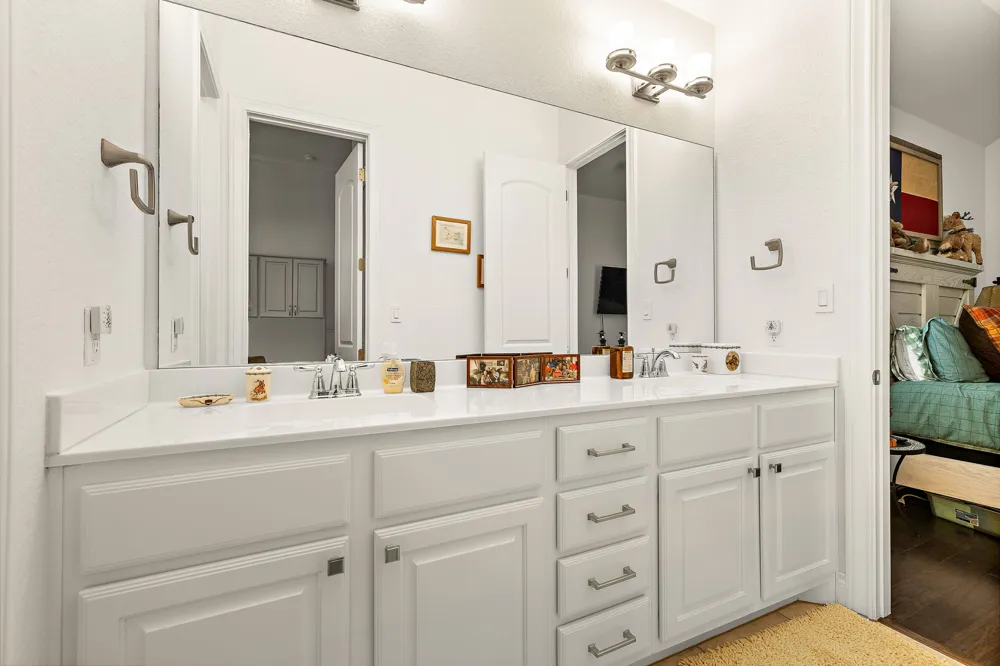 204 Everton Cove Lakeway, TX 78738