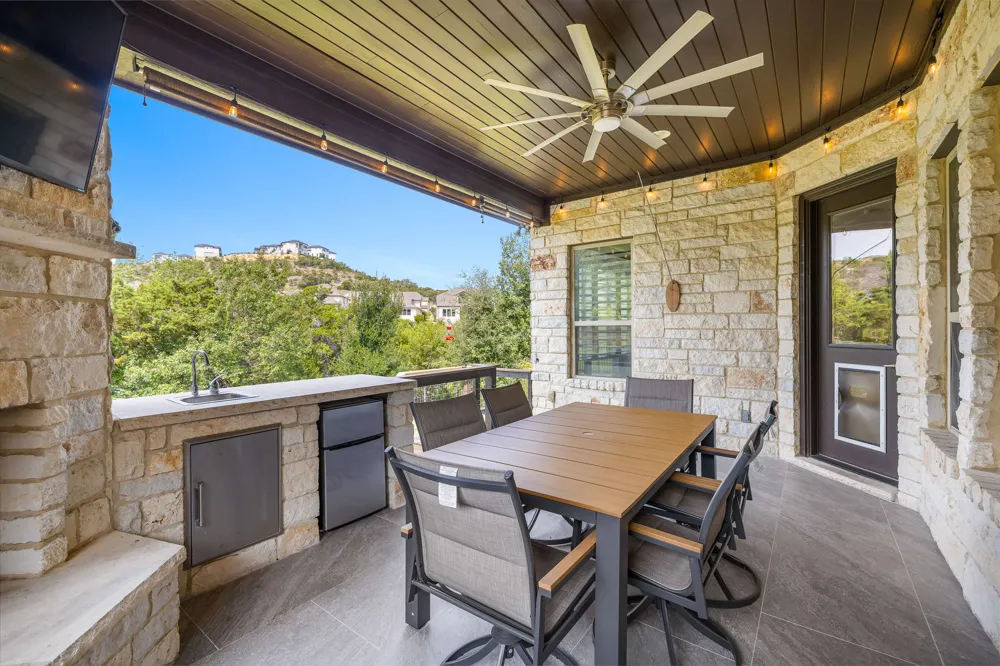 204 Everton Cove Lakeway, TX 78738