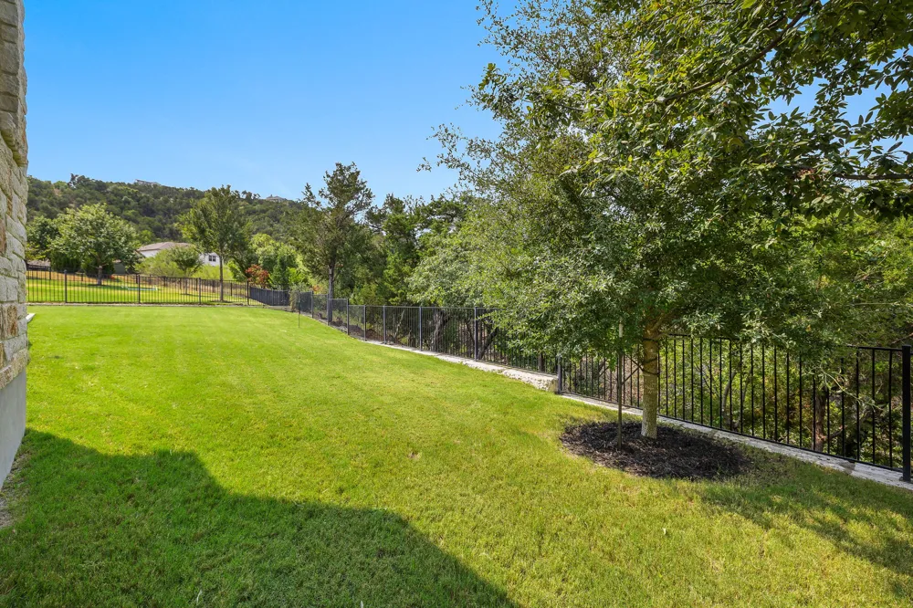 204 Everton Cove Lakeway, TX 78738