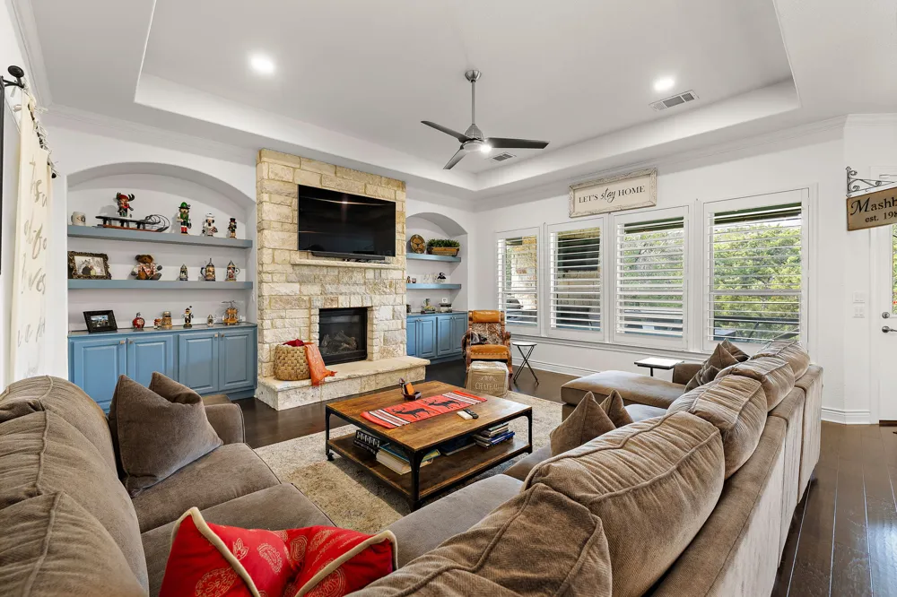 204 Everton Cove Lakeway, TX 78738