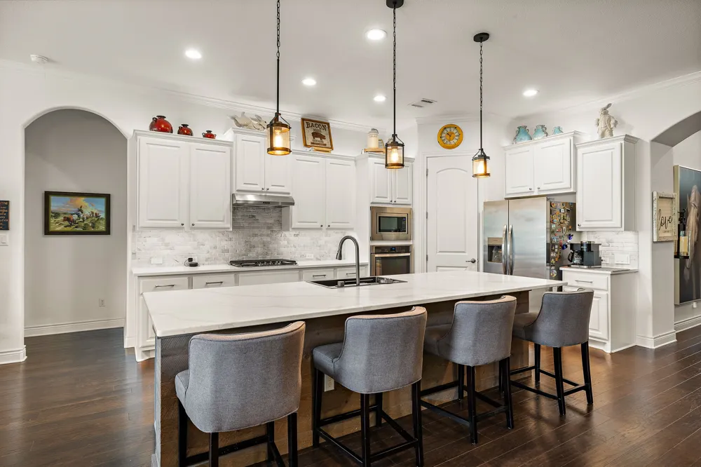 204 Everton Cove Lakeway, TX 78738