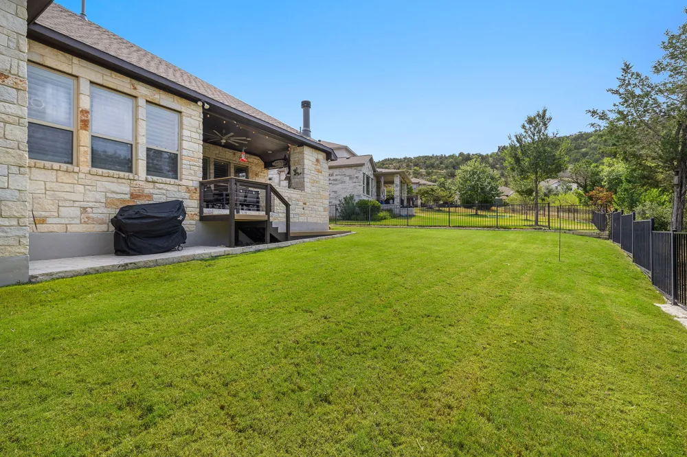 204 Everton Cove Lakeway, TX 78738
