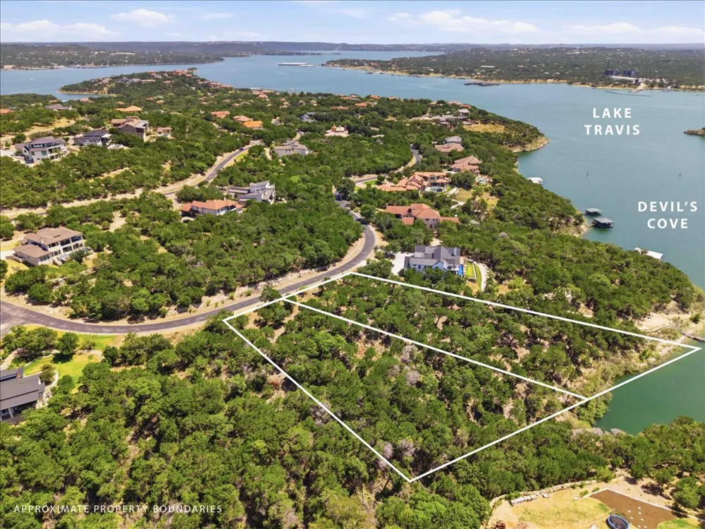18005 Breakwater Drive Jonestown, TX 78645