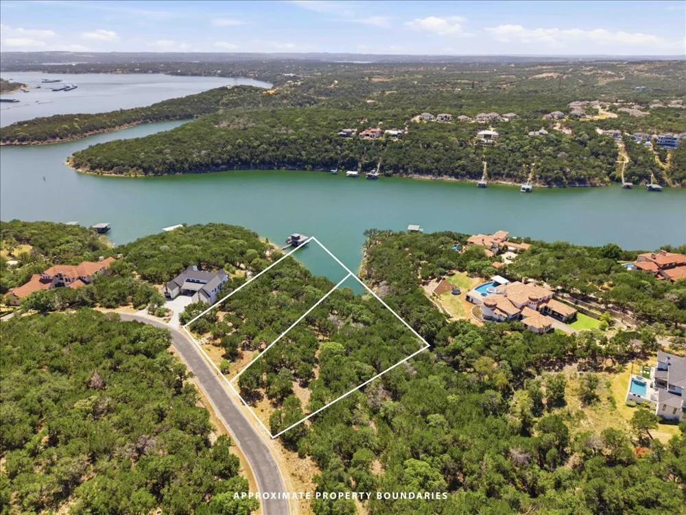 18005 Breakwater Drive Jonestown, TX 78645