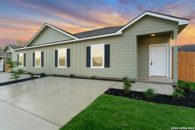 435 Trefger St Seguin, TX 78155