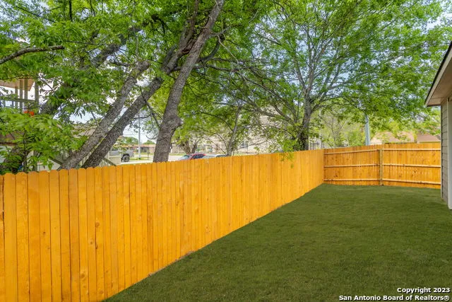 435 Trefger St Seguin, TX 78155