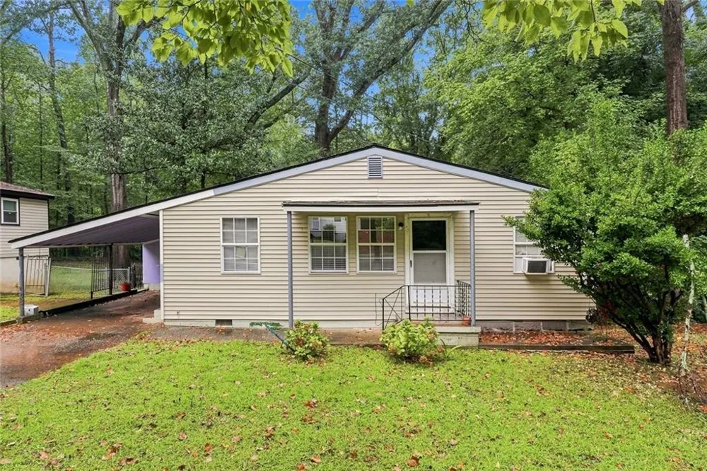 3141 Mckenzie Road East Point, GA 30344