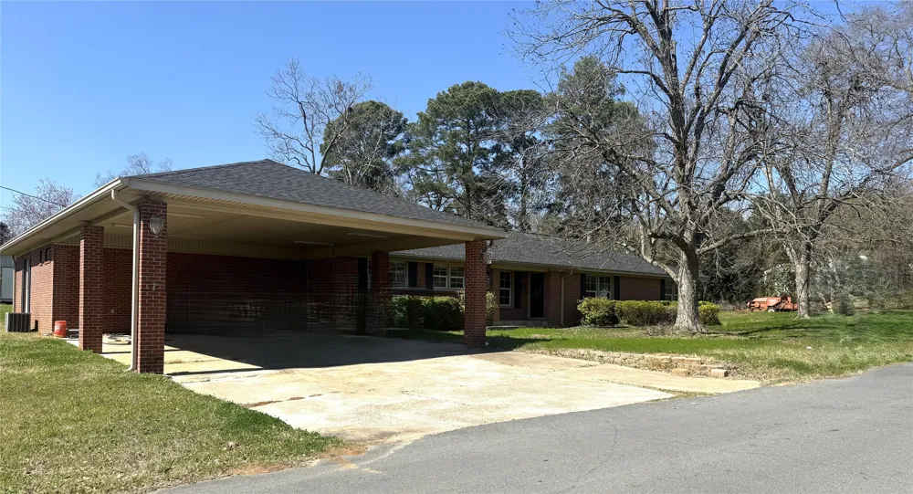 304 6th Street NW Springhill, LA 71075