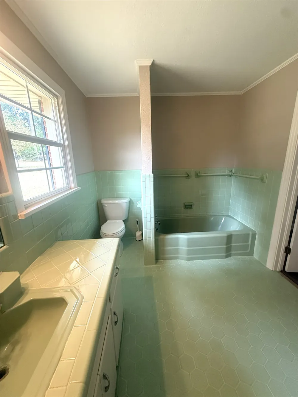 304 6th Street NW Springhill, LA 71075