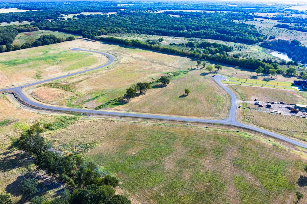315 Lakewood Lane Honey Grove, TX 75446