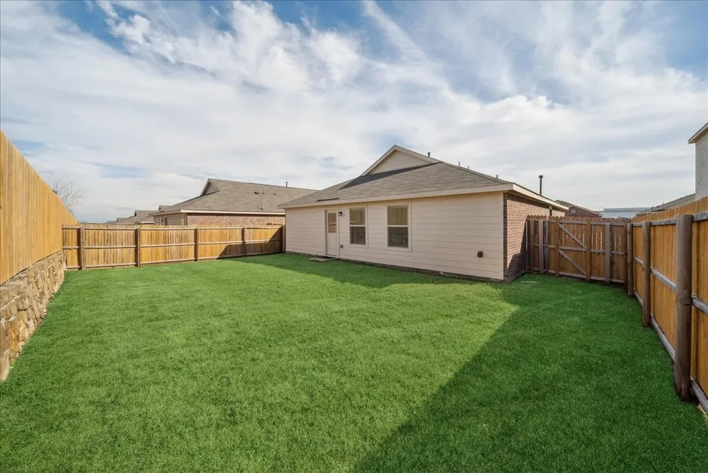 1005 Crestview Drive Hutchins, TX 75141