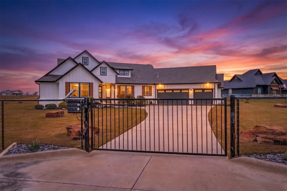 128 Chambers Creek Trail Alvarado, TX 76009