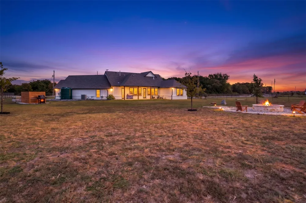 128 Chambers Creek Trail Alvarado, TX 76009