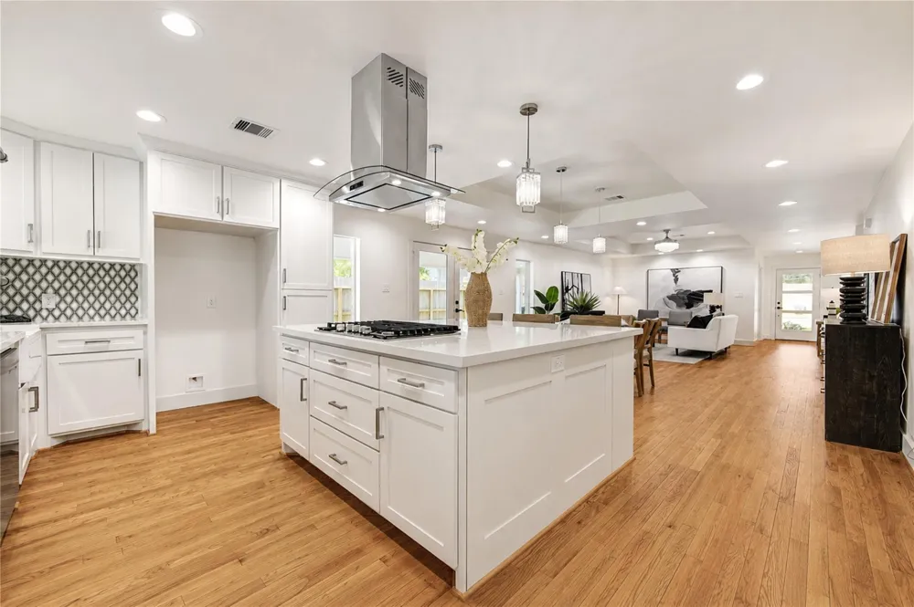 6003 W 43rd Street Houston, TX 77092