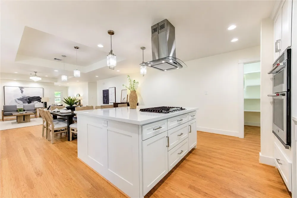 6003 W 43rd Street Houston, TX 77092
