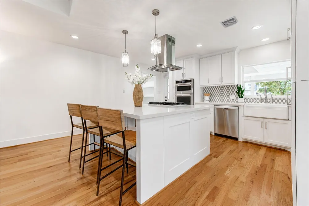 6003 W 43rd Street Houston, TX 77092
