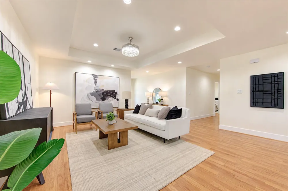 6003 W 43rd Street Houston, TX 77092