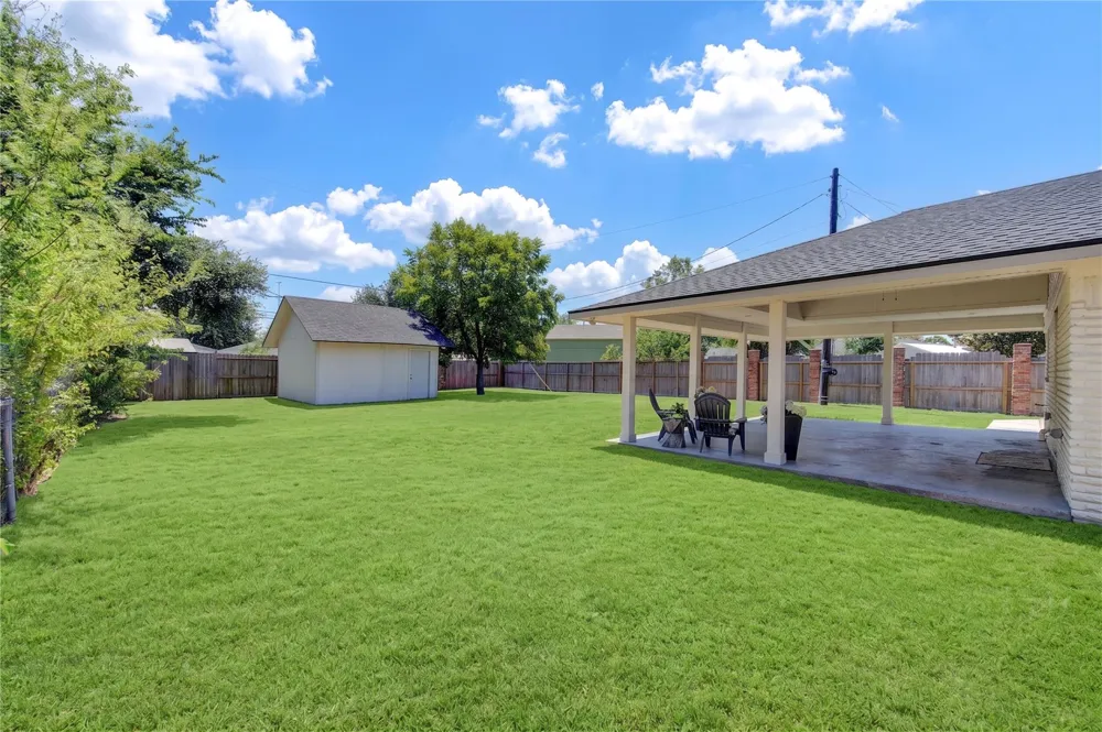 6003 W 43rd Street Houston, TX 77092