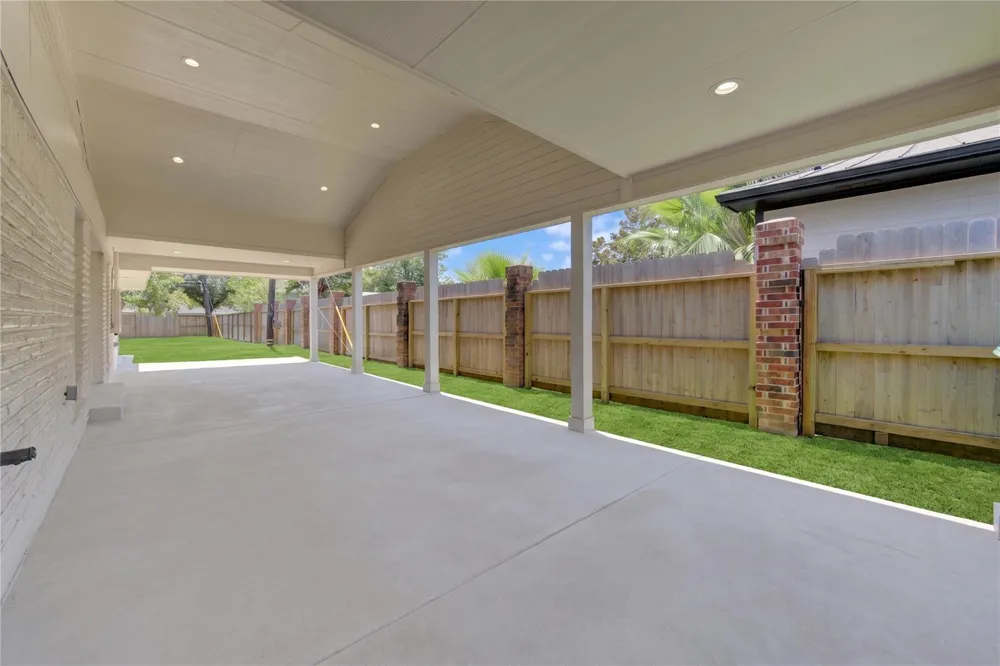 6003 W 43rd Street Houston, TX 77092
