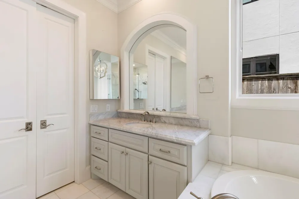 6806 E Warwick Lake Lane Spring, TX 77389