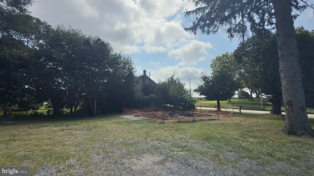 1506 W TRINDLE ROAD Carlisle, PA 17015