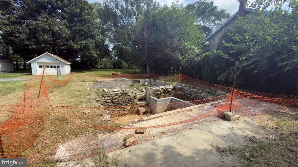 1506 W TRINDLE ROAD Carlisle, PA 17015