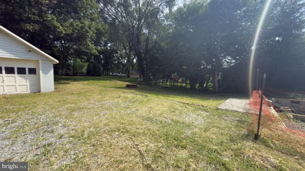 1506 W TRINDLE ROAD Carlisle, PA 17015