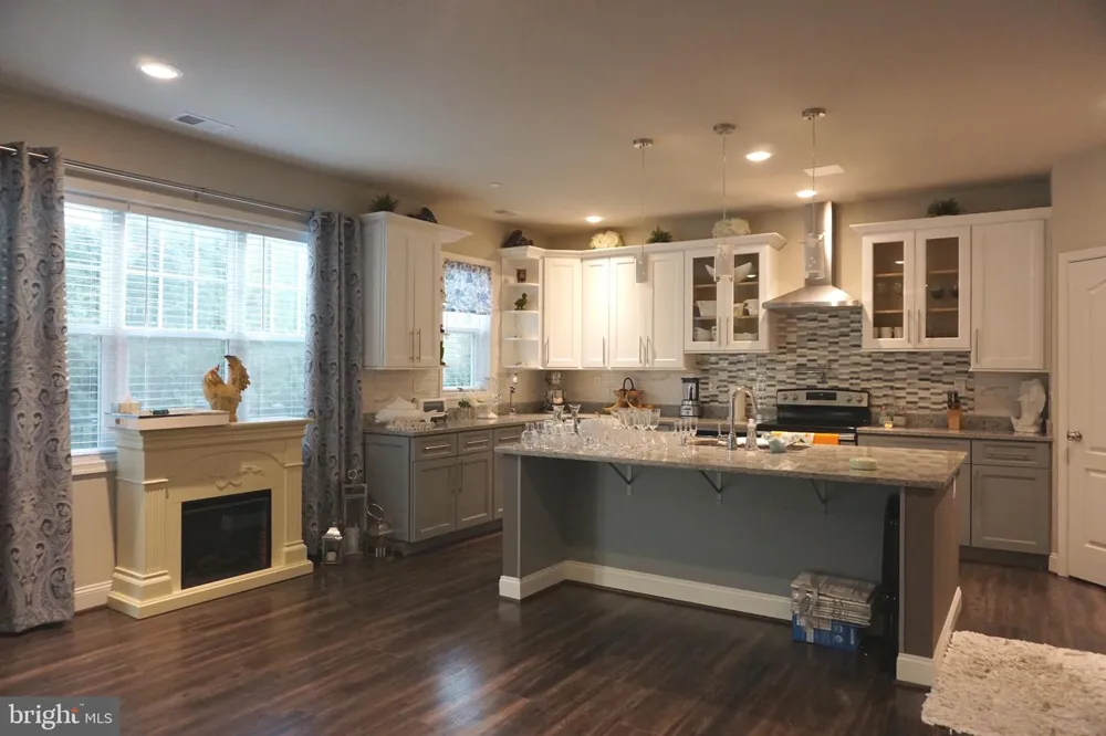 208 BRYAN AVENUE Gaithersburg, MD 20877