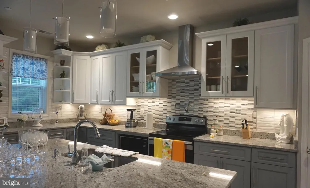 208 BRYAN AVENUE Gaithersburg, MD 20877