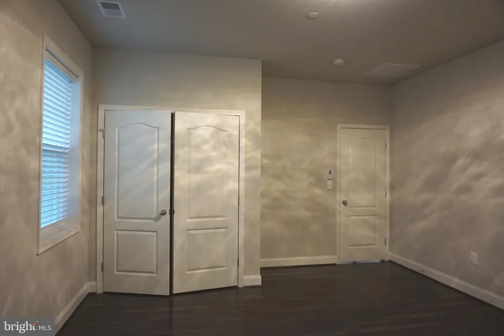 208 BRYAN AVENUE Gaithersburg, MD 20877