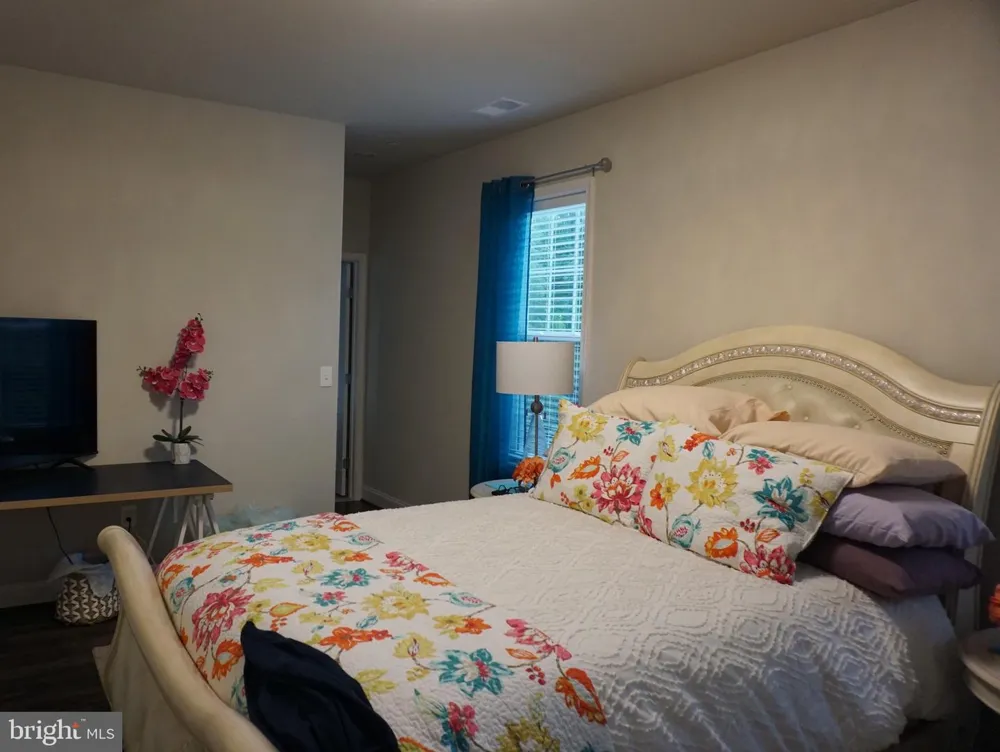 208 BRYAN AVENUE Gaithersburg, MD 20877