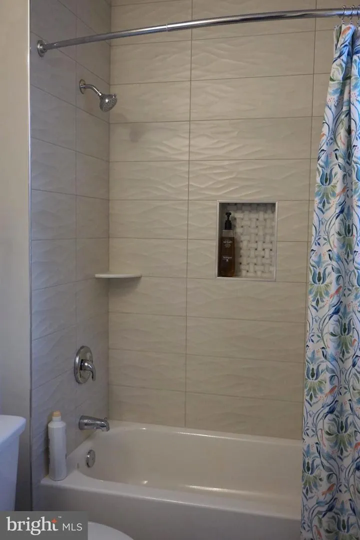 208 BRYAN AVENUE Gaithersburg, MD 20877