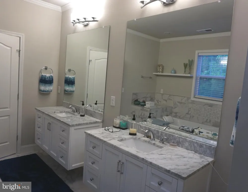 208 BRYAN AVENUE Gaithersburg, MD 20877