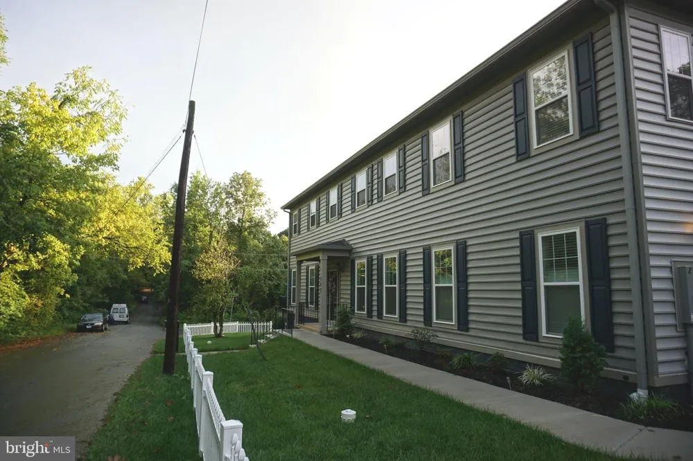 208 BRYAN AVENUE Gaithersburg, MD 20877