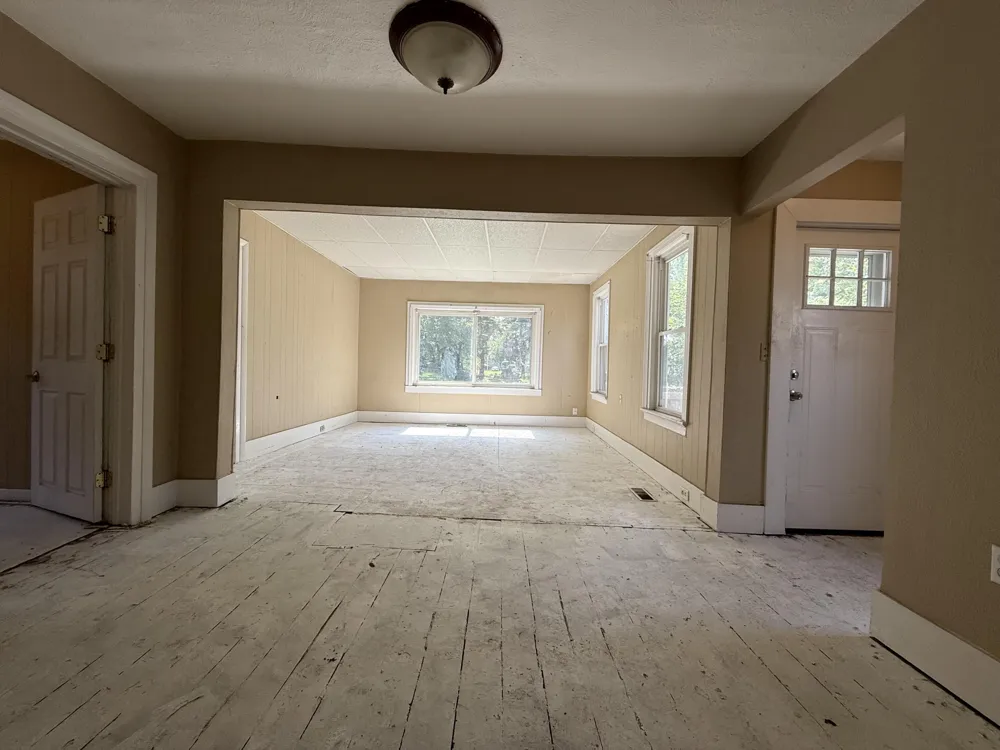 758 Oak Avenue Muskegon, MI 49442