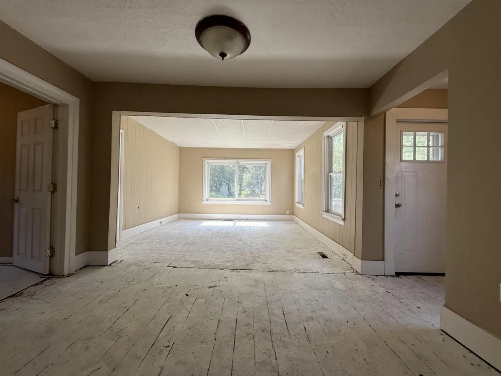 758 Oak Avenue Muskegon, MI 49442