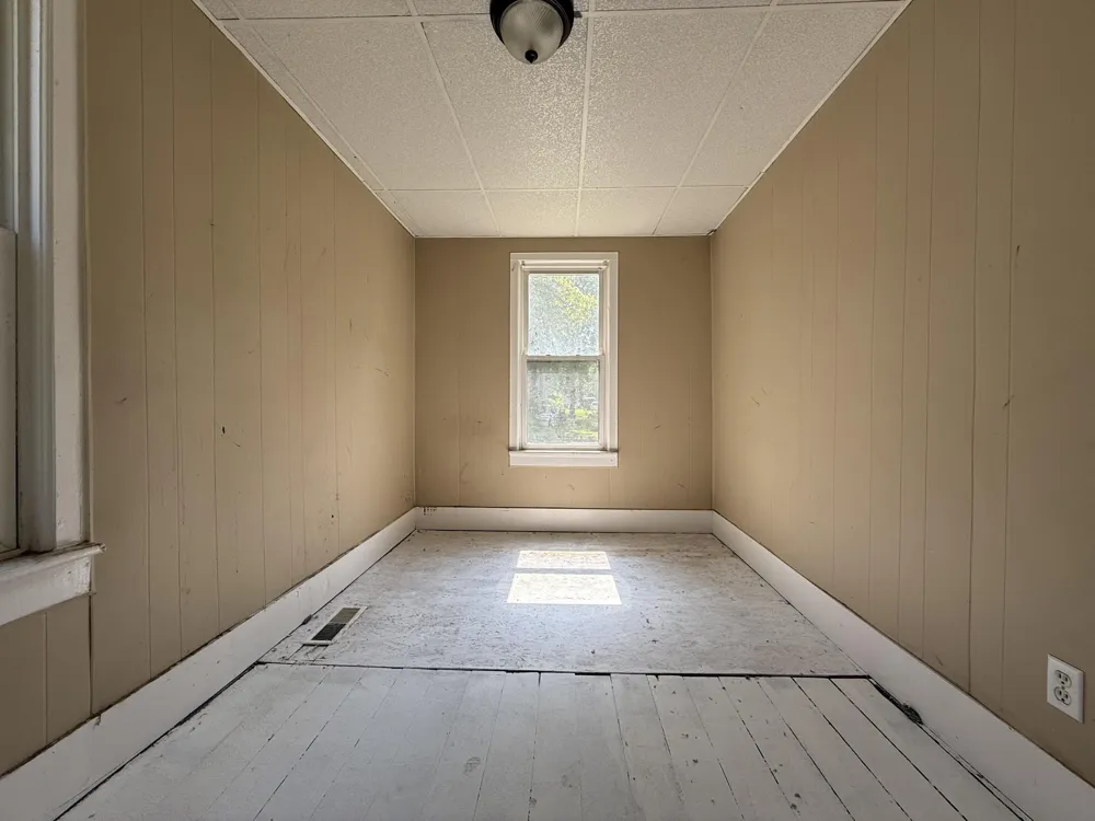758 Oak Avenue Muskegon, MI 49442