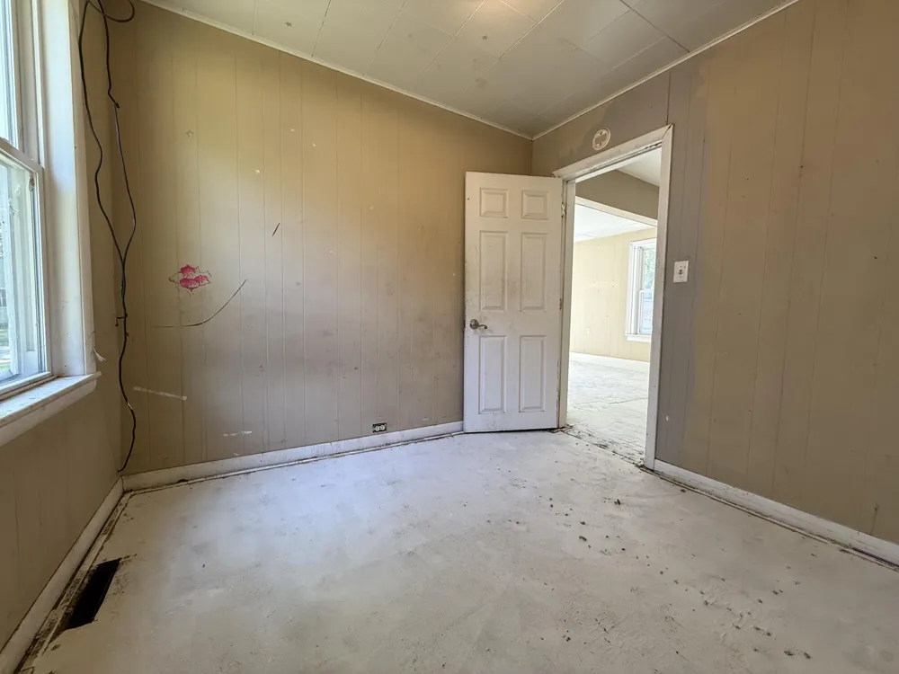 758 Oak Avenue Muskegon, MI 49442