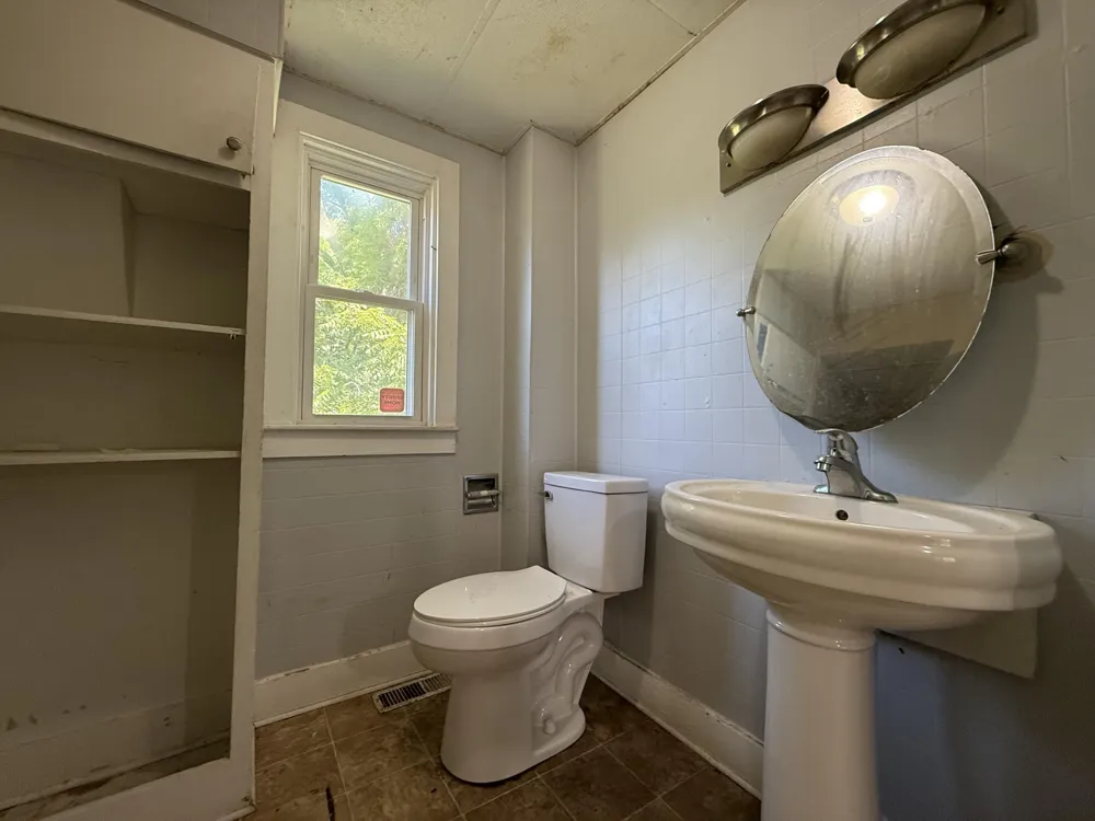 758 Oak Avenue Muskegon, MI 49442