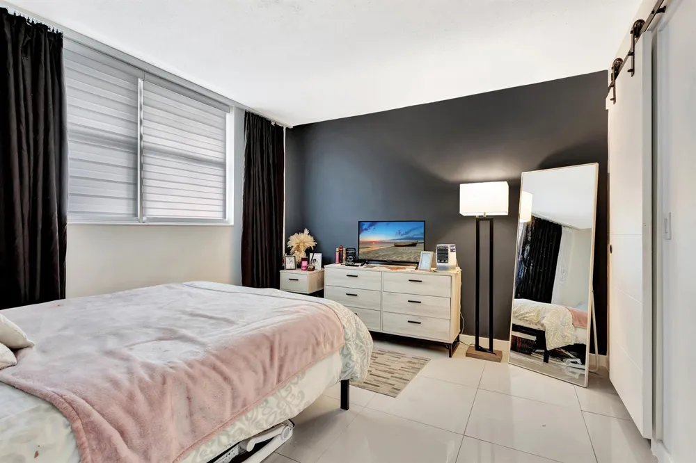 400 SE 10TH STREET #302 Deerfield Beach, FL 33441