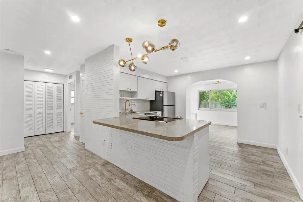 4641 SW 25TH TERRACE Dania Beach, FL 33312