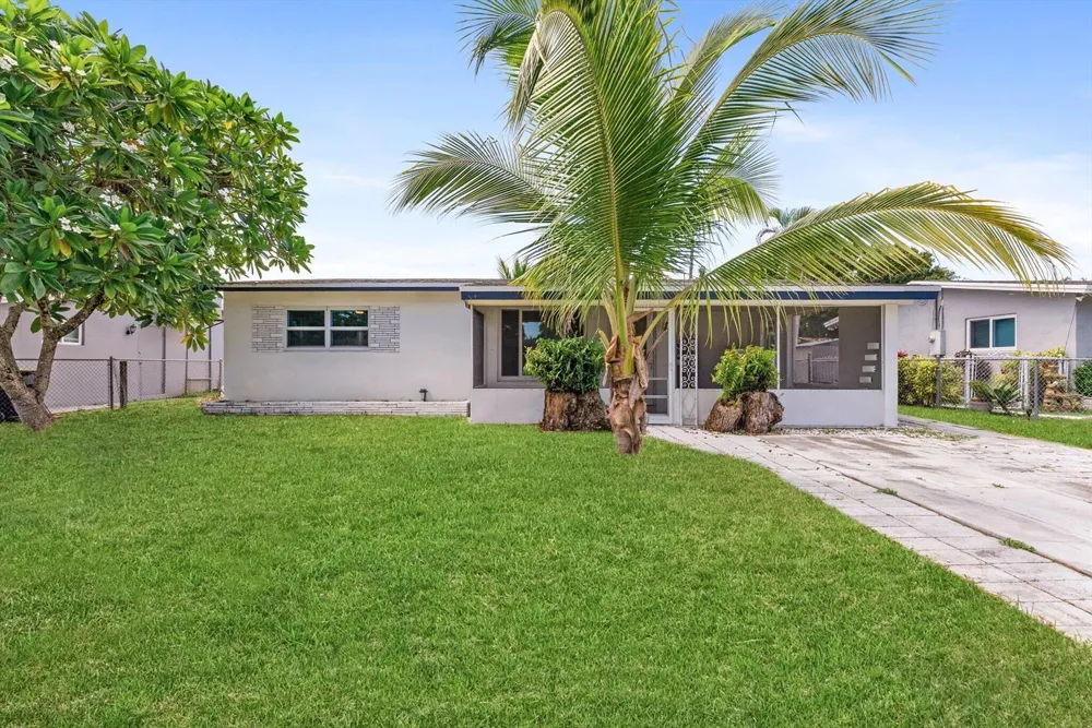 4641 SW 25TH TERRACE Dania Beach, FL 33312