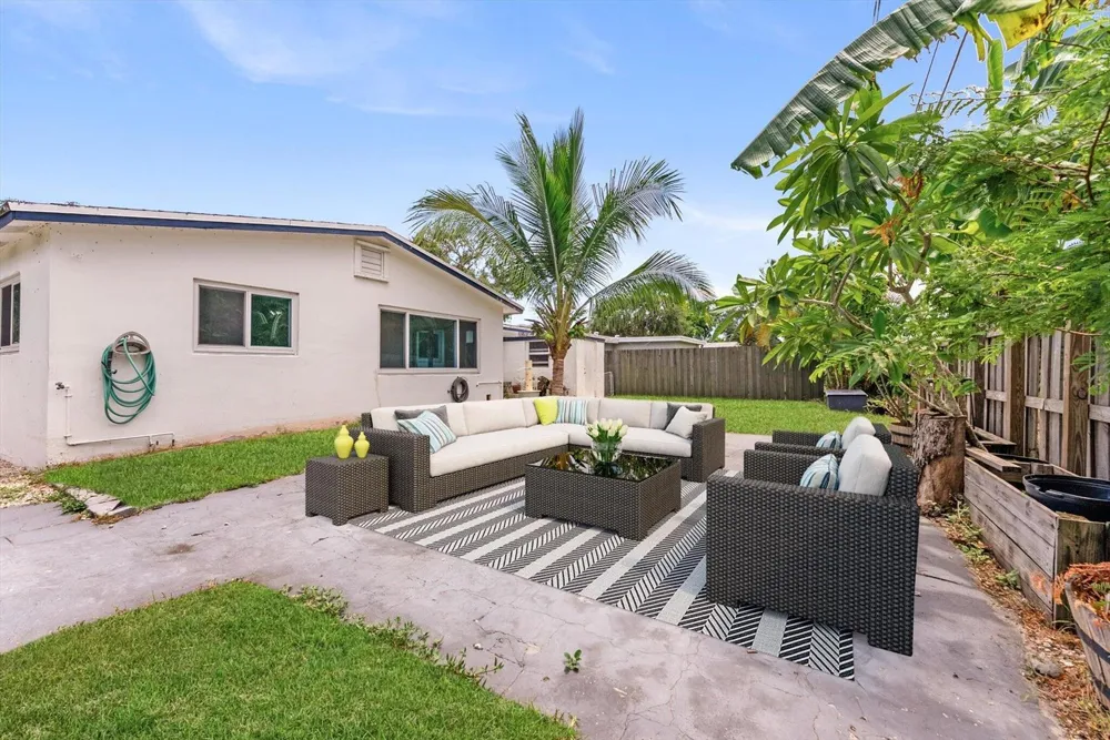 4641 SW 25TH TERRACE Dania Beach, FL 33312