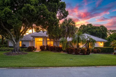 756 SW Pelican Cove