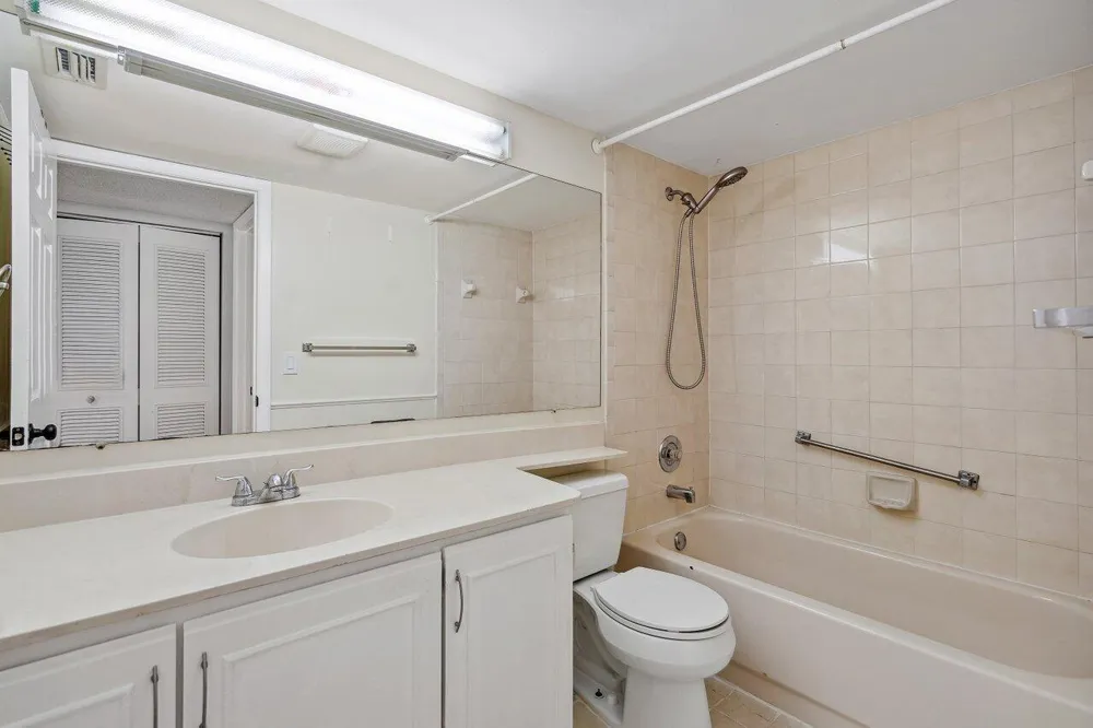 13770 ONEIDA DRIVE #D2 Delray Beach, FL 33446