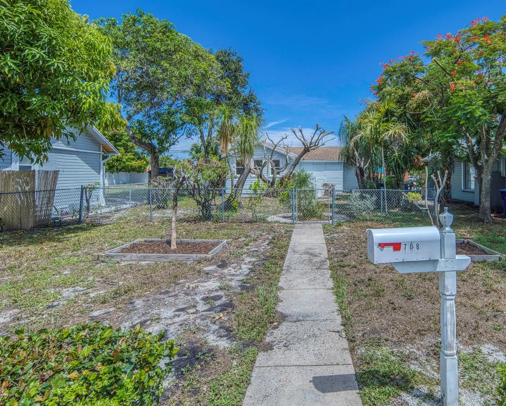 708 H STREET 