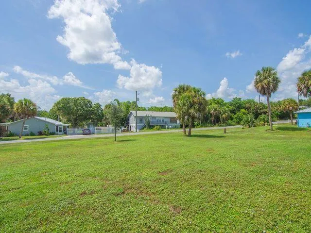 5327 Old Dixie Highway Fort Pierce, FL 34946