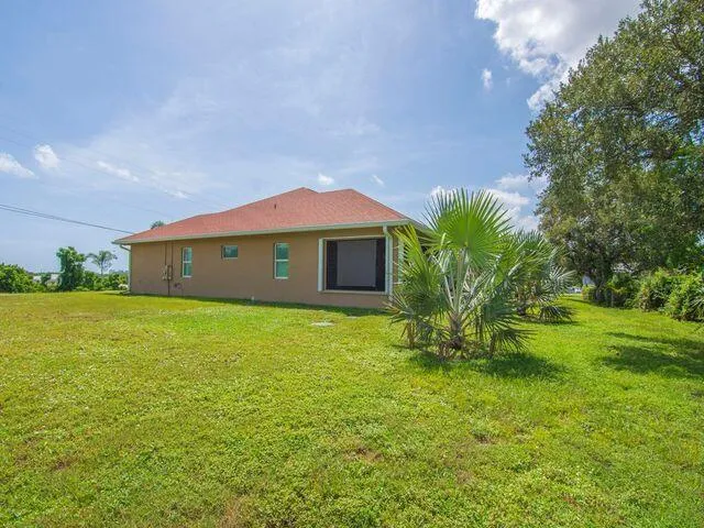 5327 Old Dixie Highway Fort Pierce, FL 34946