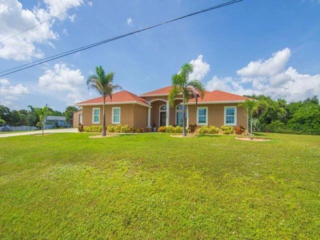5327 Old Dixie Highway Fort Pierce, FL 34946