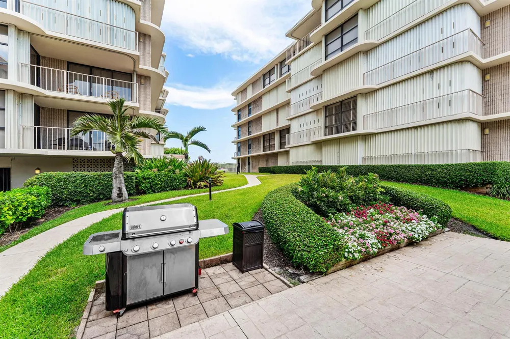 3200 S OCEAN BOULEVARD #A202 Palm Beach, FL 33480